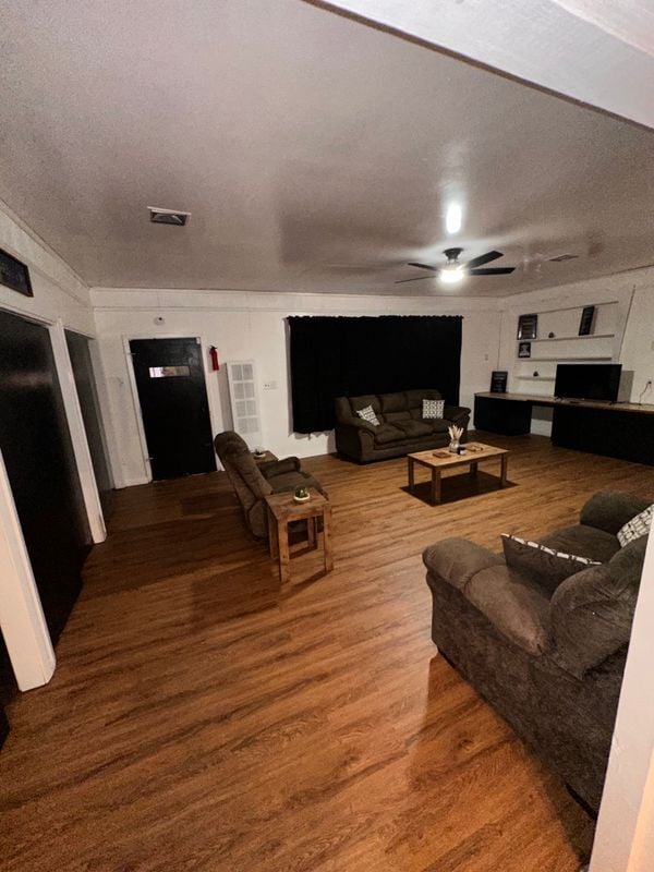 Building Photo - 1131 Eastview St