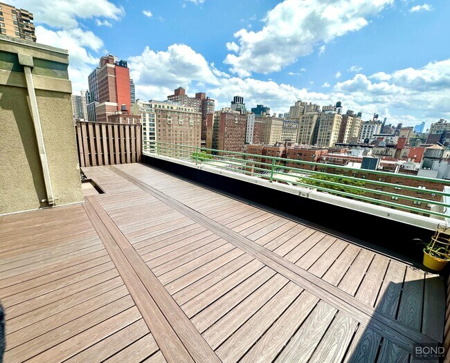 Primary Photo - 323 W 96th St