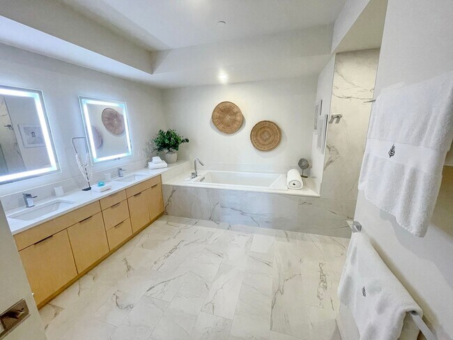 Building Photo - Modern Elegancy at Makali'i in Wailea on the edge of Makena - Exquisitely Furnished 3 Bedrooms / ...