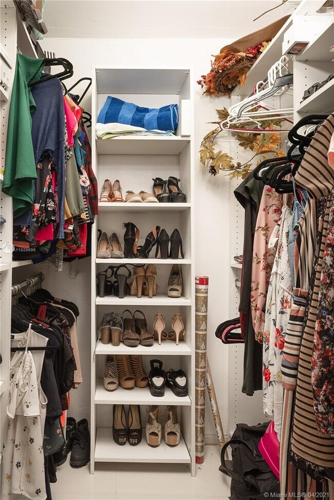 Building Photo - 7505 SW 82nd St