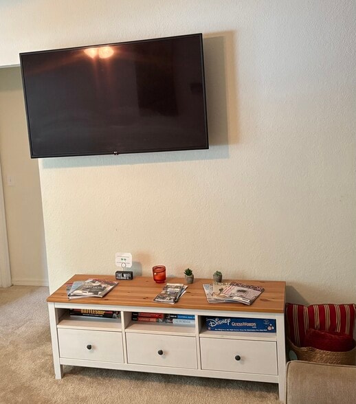 Building Photo - 6004 Hemingway Cir