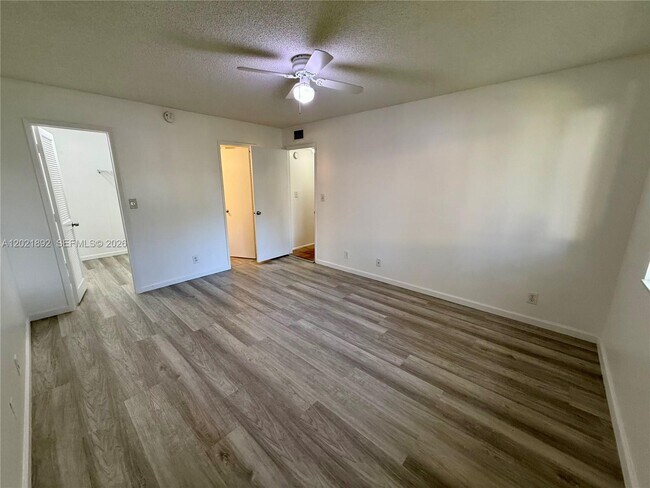 Building Photo - 110 Gardens Dr