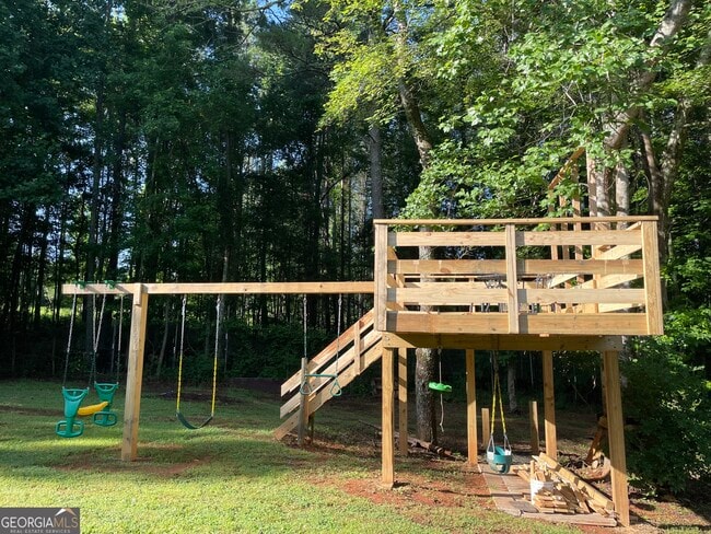 Building Photo - 8590 Hearn Rd