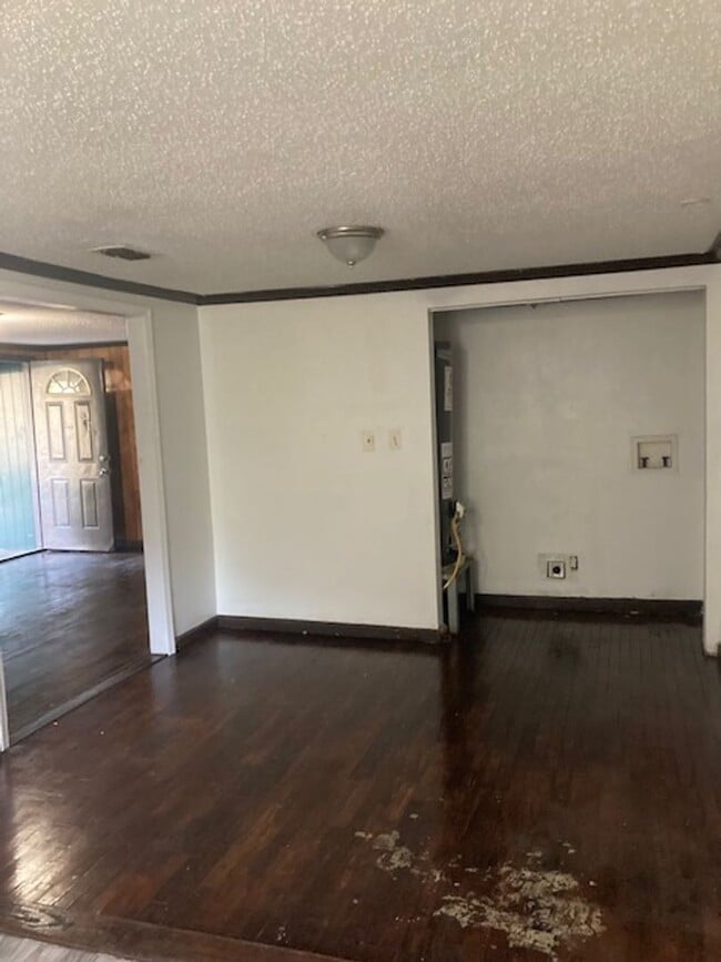 Building Photo - Gulfport 4 Bedroom