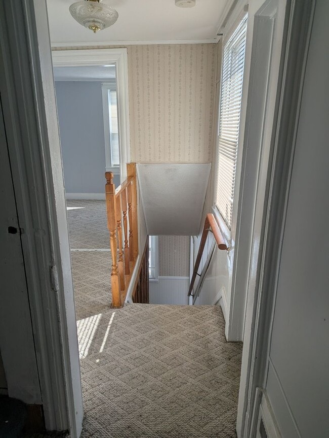 Building Photo - 3 Bedroom 2 Bath SFH