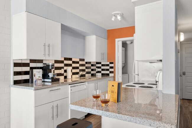 Building Photo - 1 Bedroom apartment in north Tempe!