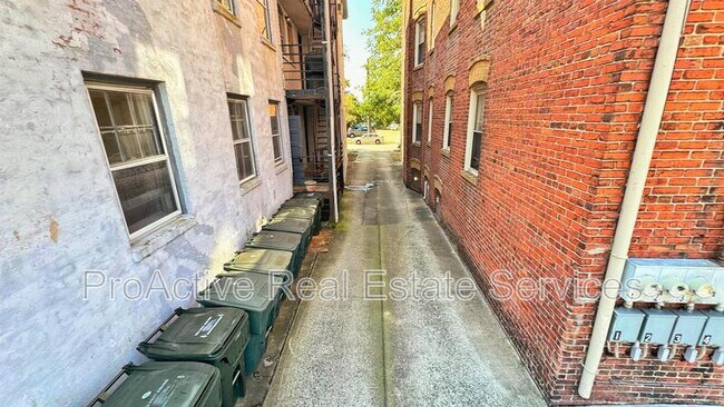 Building Photo - 1240 Westover Ave