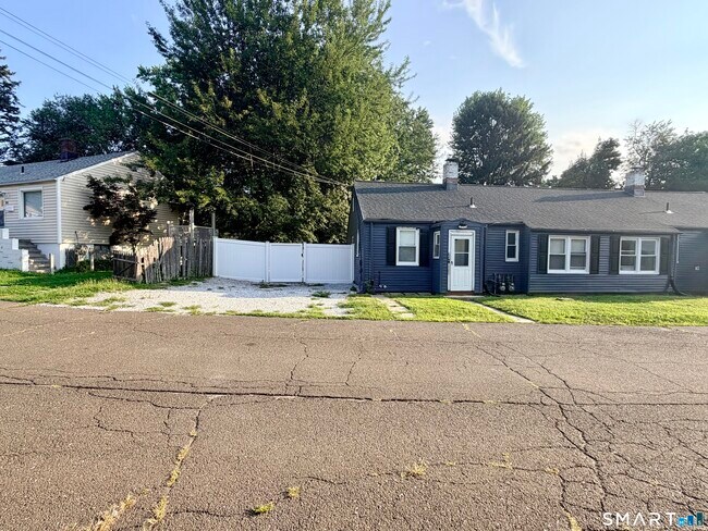 Building Photo - 68 Alexander Dr