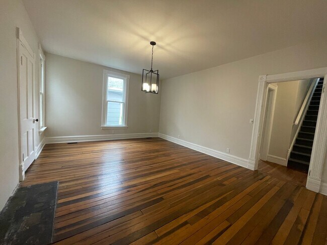 Building Photo - 2 Story Home- Ready For You!