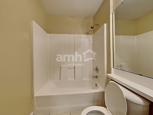 Building Photo - 18131 Birdwater Dr