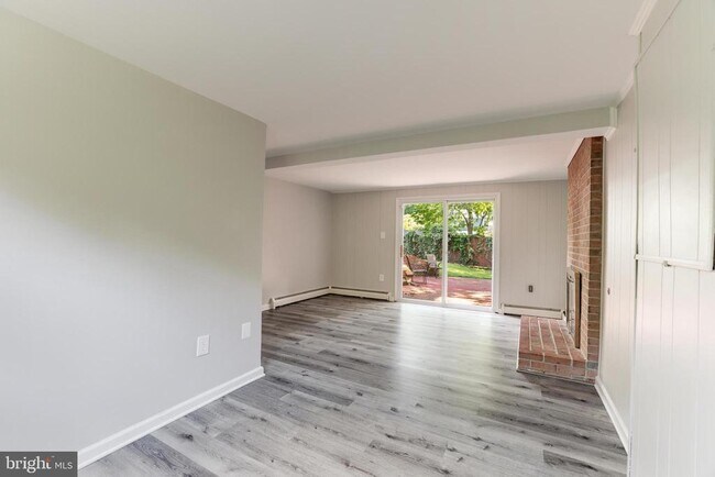 Building Photo - 4111 Hemingway Dr