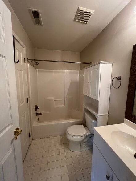 Building Photo - 4306 Eastview Ln