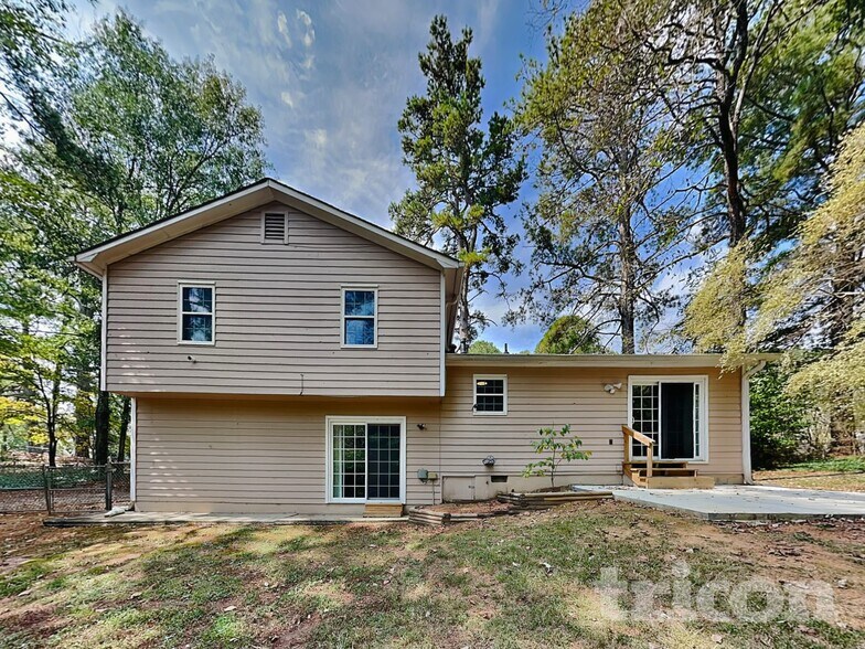 Building Photo - 155 Rock Garden Terrace N W