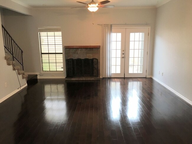 Building Photo - 2924 St Joseph St