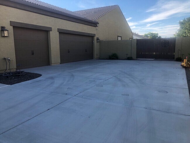 Building Photo - 4 Bedroom home in Queen Creek with Pool