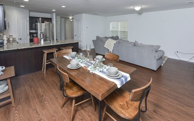 Building Photo - Modern Comfort in a Quiet Cul-de-Sac – 3 B...