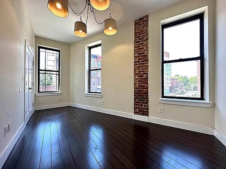 Building Photo - 1109 Fulton St