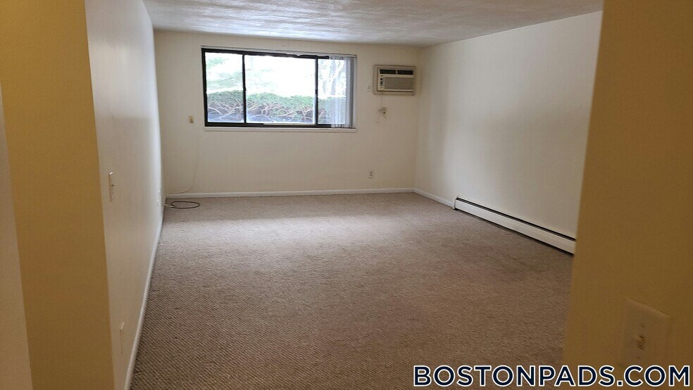 Building Photo - 16 Whites Ave