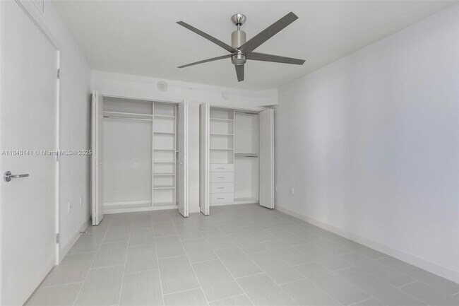Building Photo - 1756 N Bayshore Dr