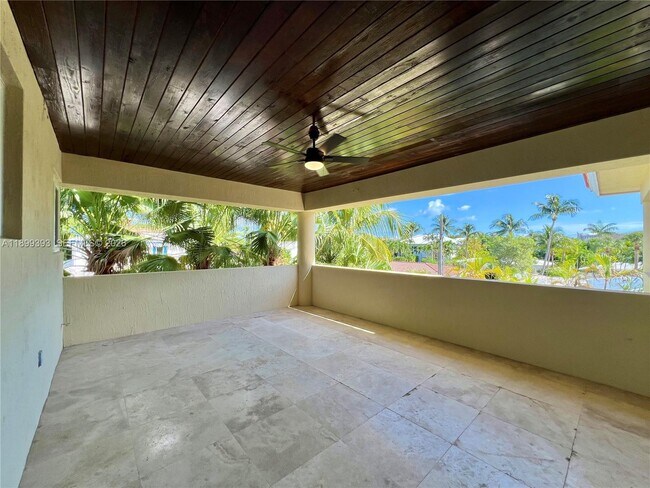 Building Photo - 573 Satinwood Dr