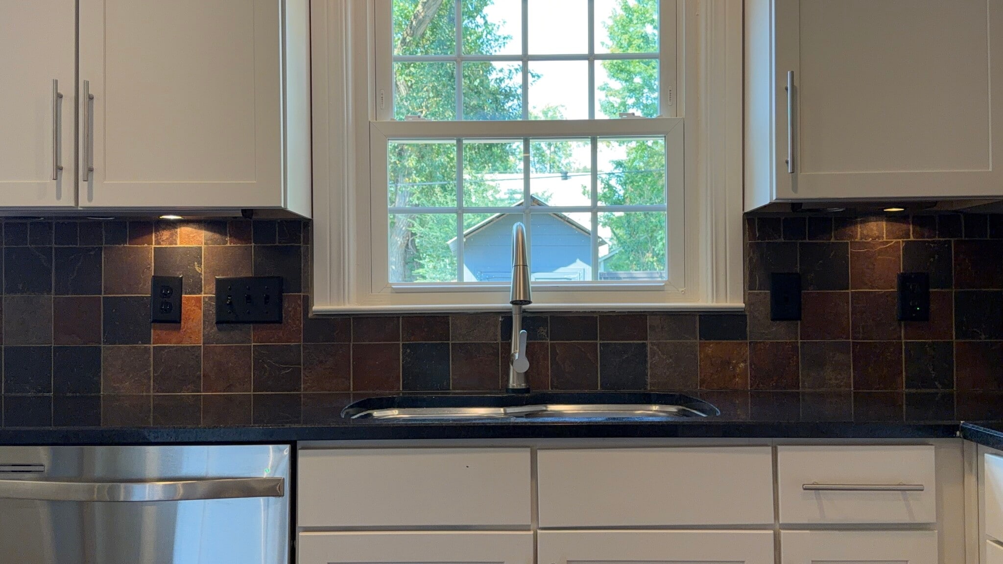 Kitchen - 2602 W Linden Ave