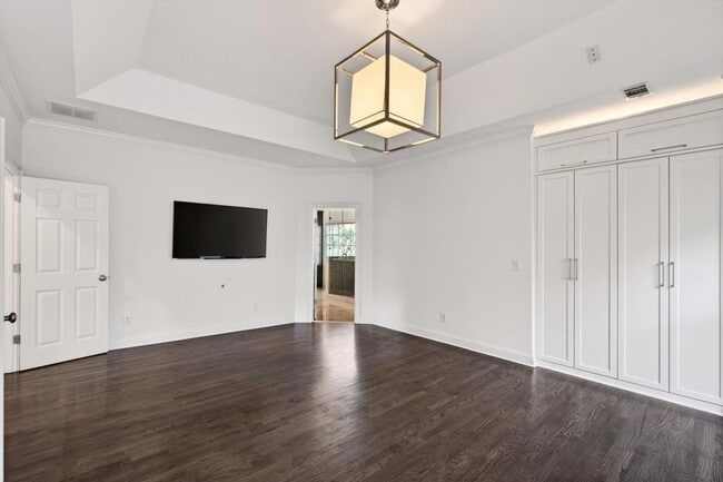 Building Photo - 16 Conifer Cir NE