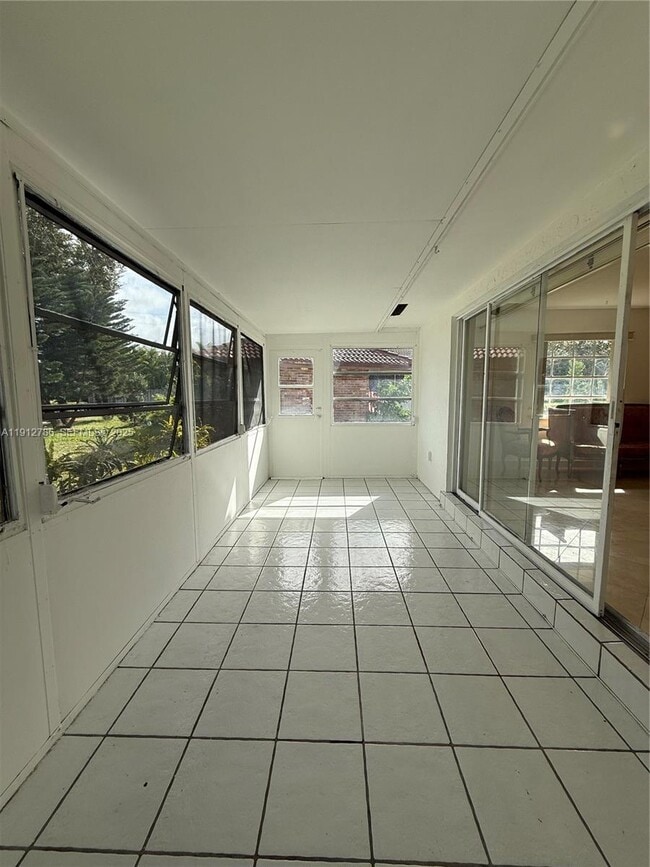 Building Photo - 300 NW 42nd St