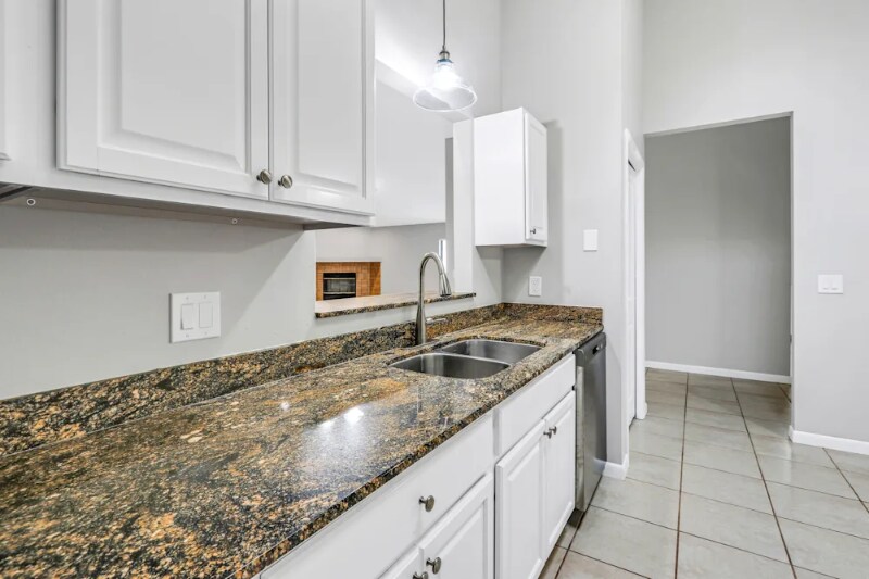 Building Photo - 11204 Shadybrook Dr