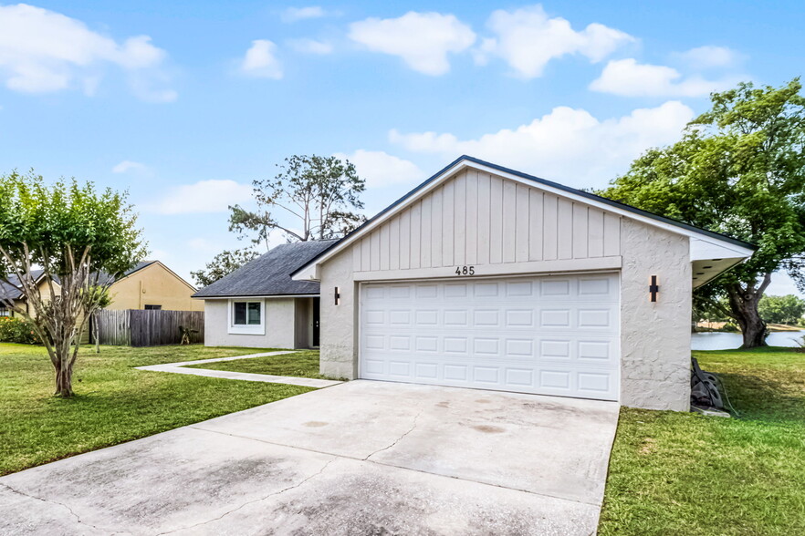 Building Photo - 485 Lakeshore Dr