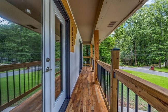 Building Photo - 4260 Bonaparte Dr