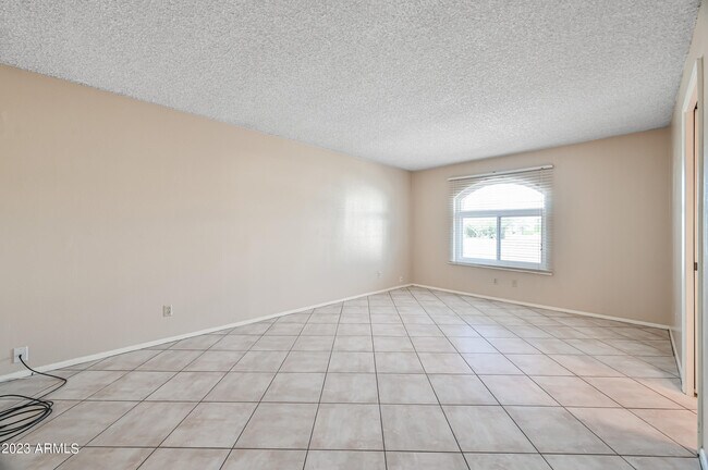 Building Photo - 7725 E Rovey Ave