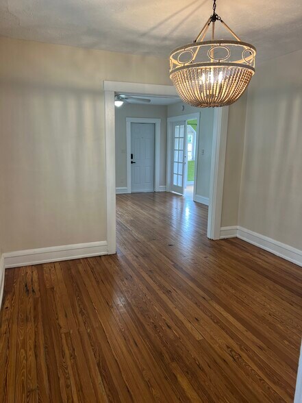 Dining Room - 5915 N Flagler Dr