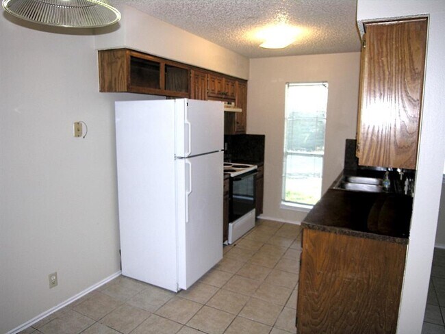 Building Photo - 21513 Coyote Trail