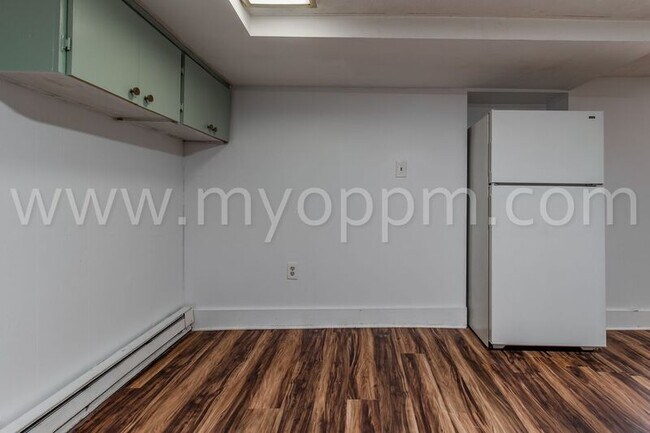 Building Photo - 4820 Webster St