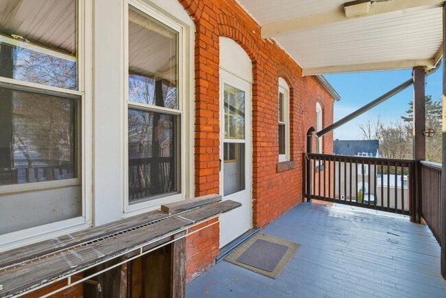 Building Photo - 44 Bardwell St