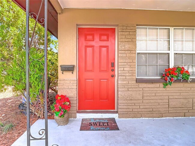 Building Photo - 139 Southeast Jefferson Cir N