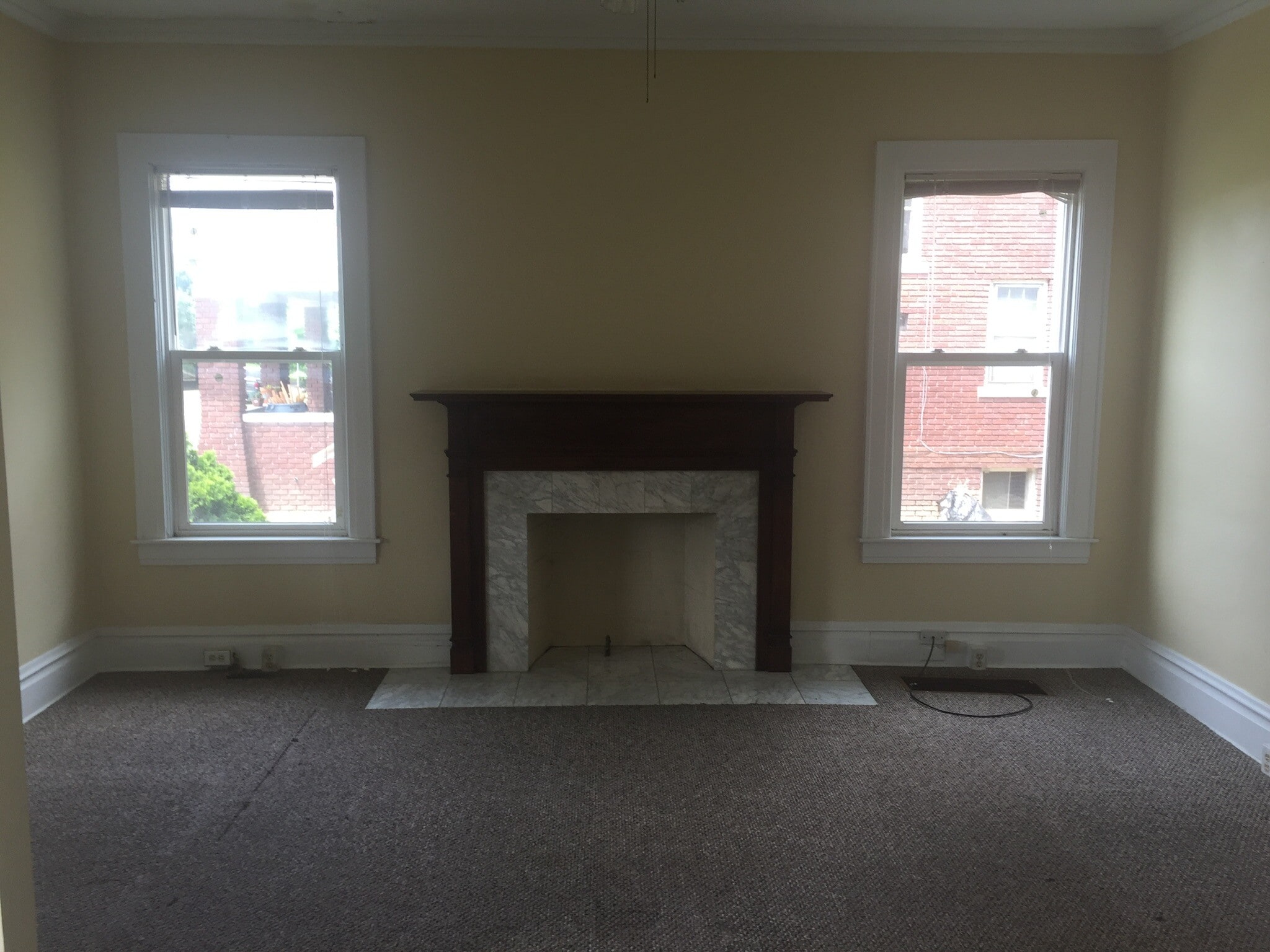 Building Photo - 704 10th Ave