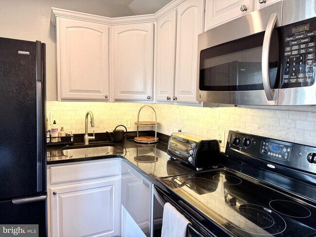 Building Photo - 4628 36th St S