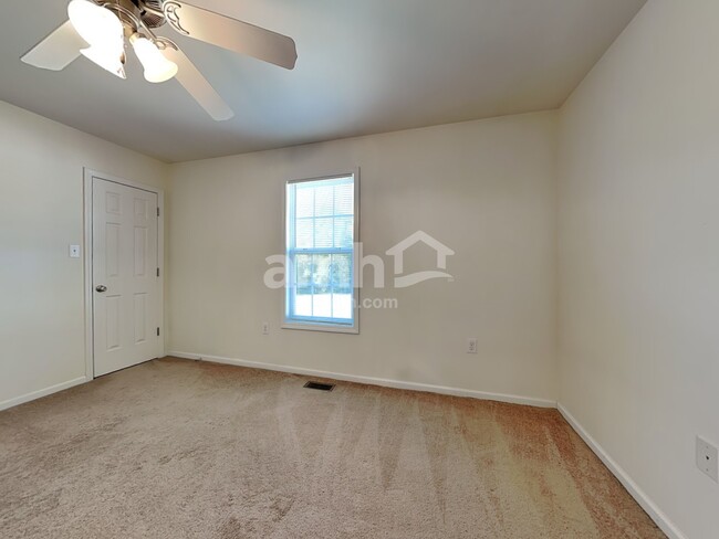 Building Photo - 43 Wolf Creek Ln