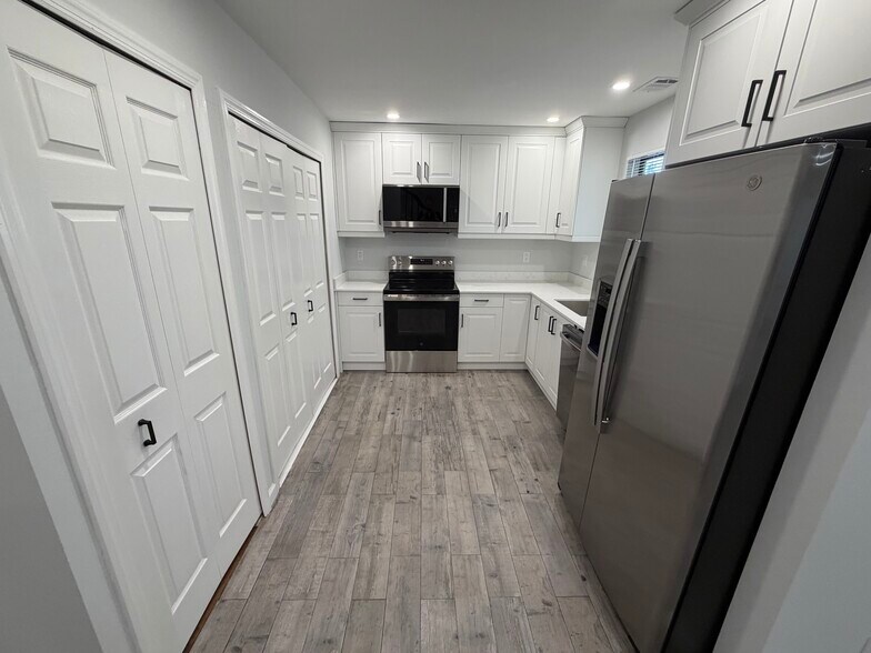 Building Photo - 203 Springmeadow Dr
