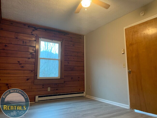 Building Photo - 182 Alpine Acres Rd