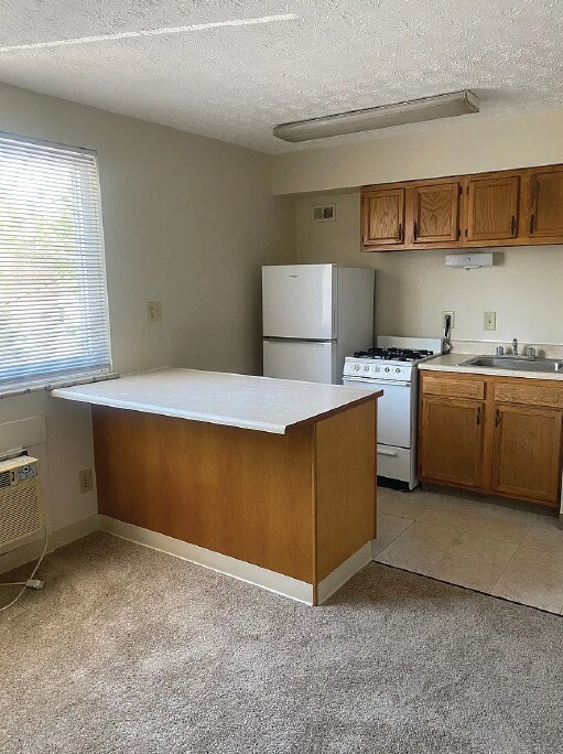 Building Photo - Vintage Collection