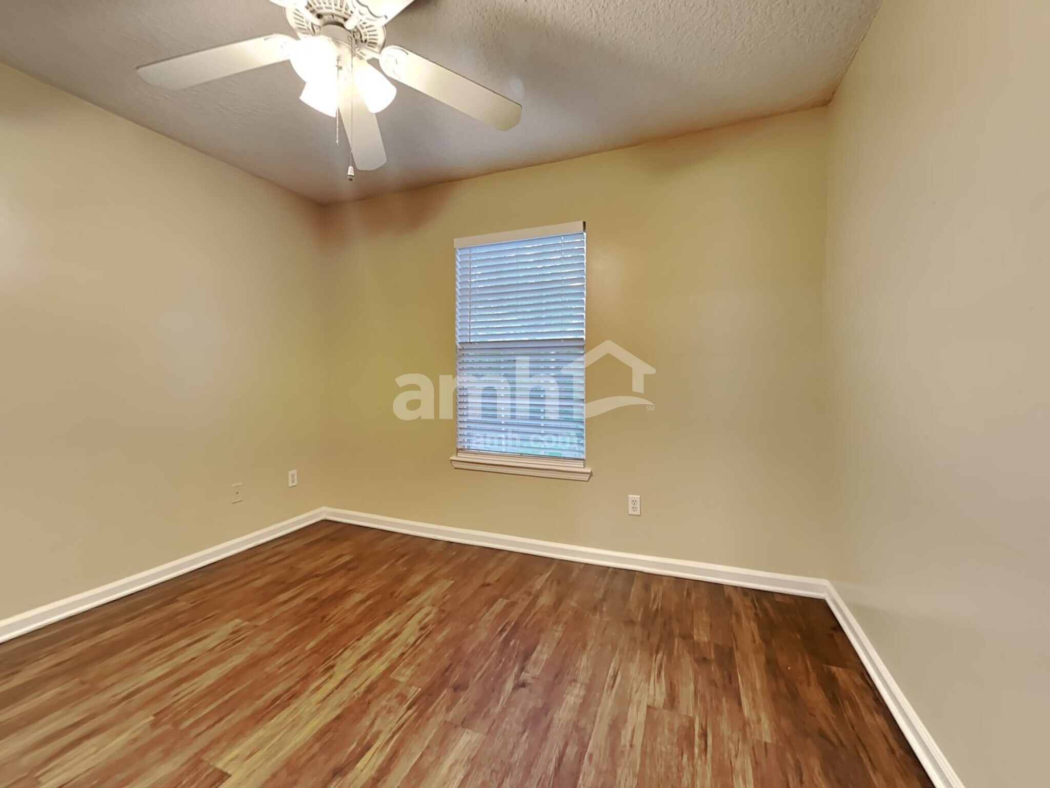 Building Photo - 7829 Invermere Blvd