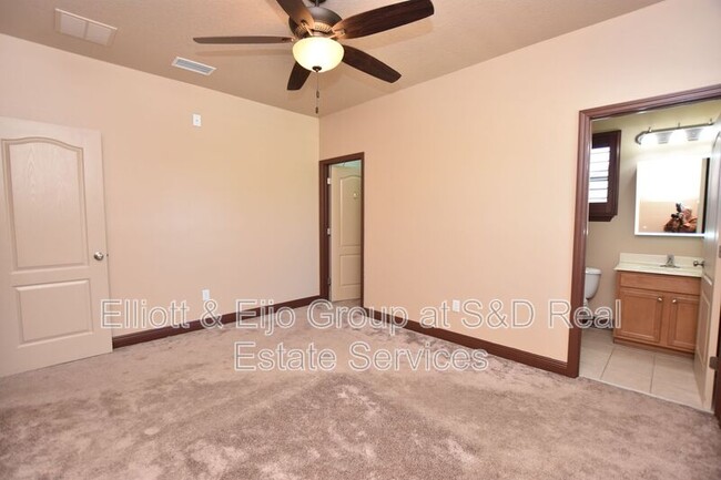 Building Photo - 2625 Red Fern Dr