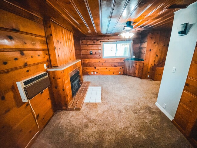 Building Photo - 3 bd/1 ba 1,272 sqft single family home