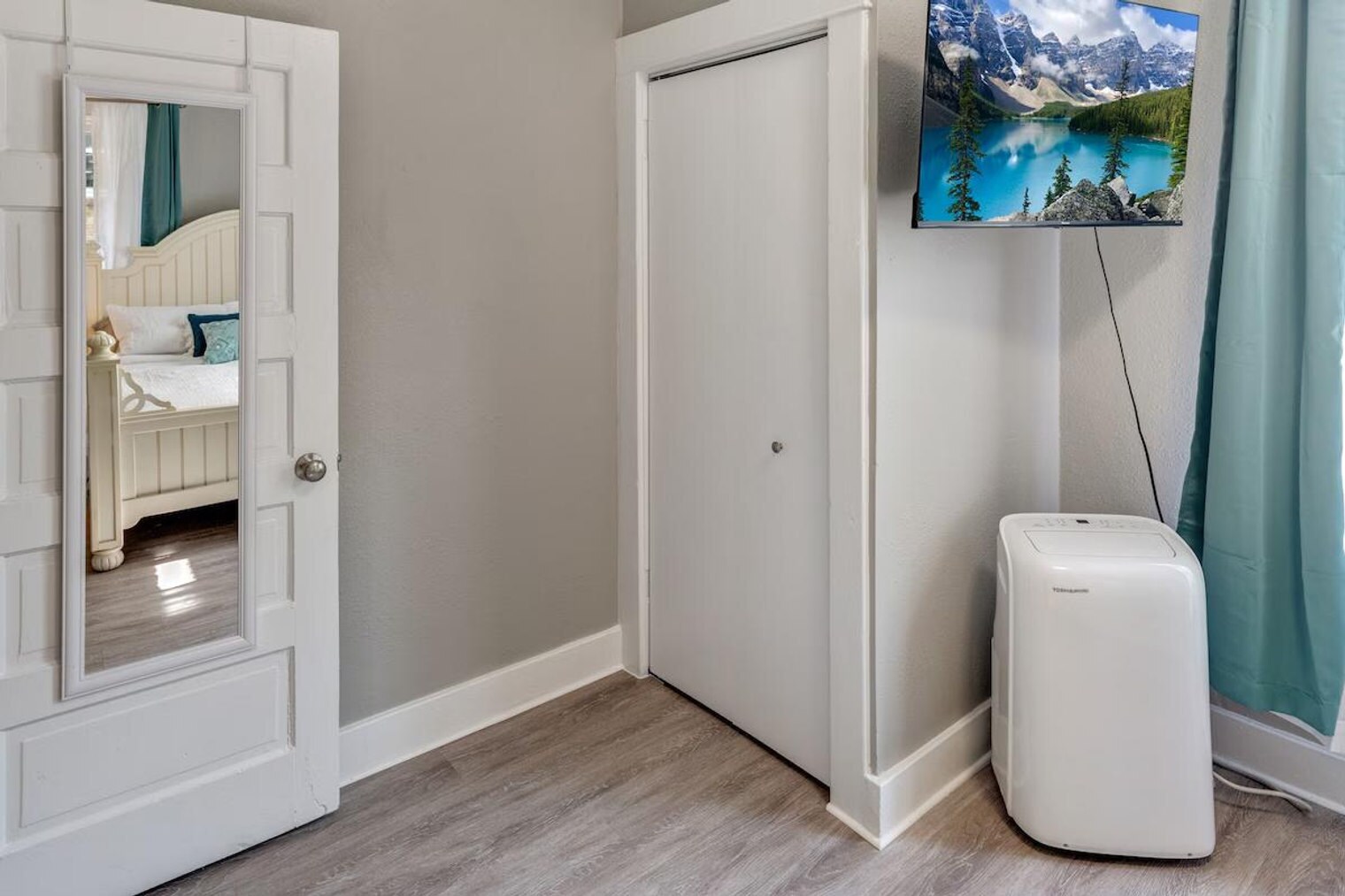 Building Photo - 1400 N Humboldt St