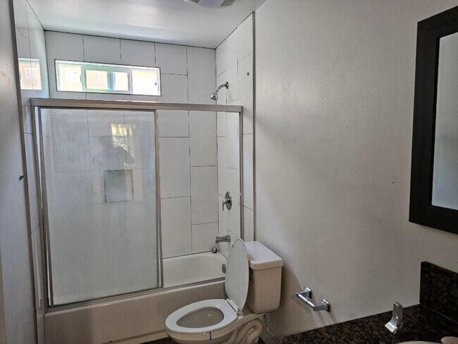 Building Photo - 23(1456,1458)