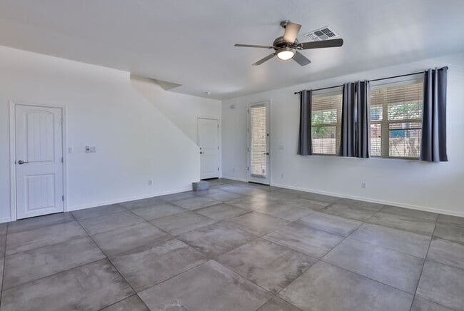Building Photo - 1416 S Terrace Rd