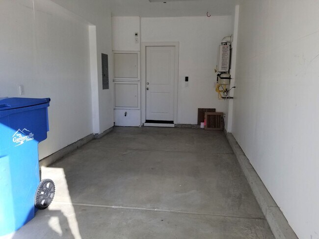 Building Photo - Condo For Rent in Gardnerville
