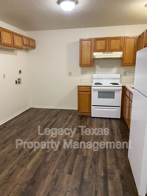 Building Photo - 1110 Williams Ave